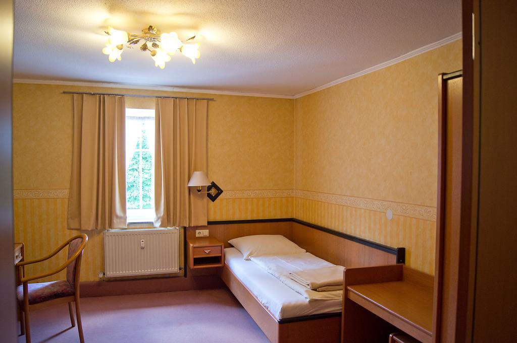 Hotel Garni Promenade Weißenhorn エクステリア 写真