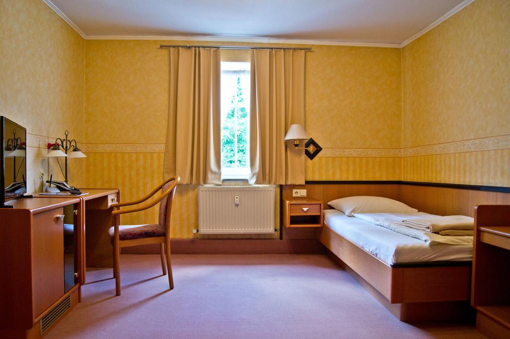 Hotel Garni Promenade Weißenhorn エクステリア 写真