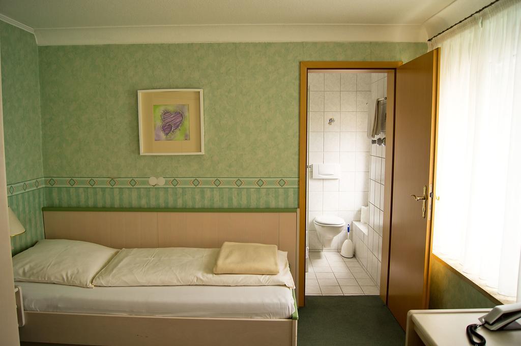Hotel Garni Promenade Weißenhorn エクステリア 写真